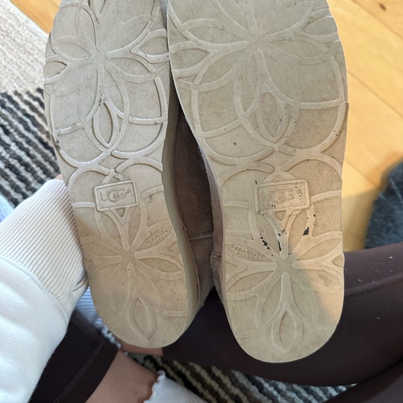 Short Ugg boots with zippers! Excellent condition - Picture 6 of 6